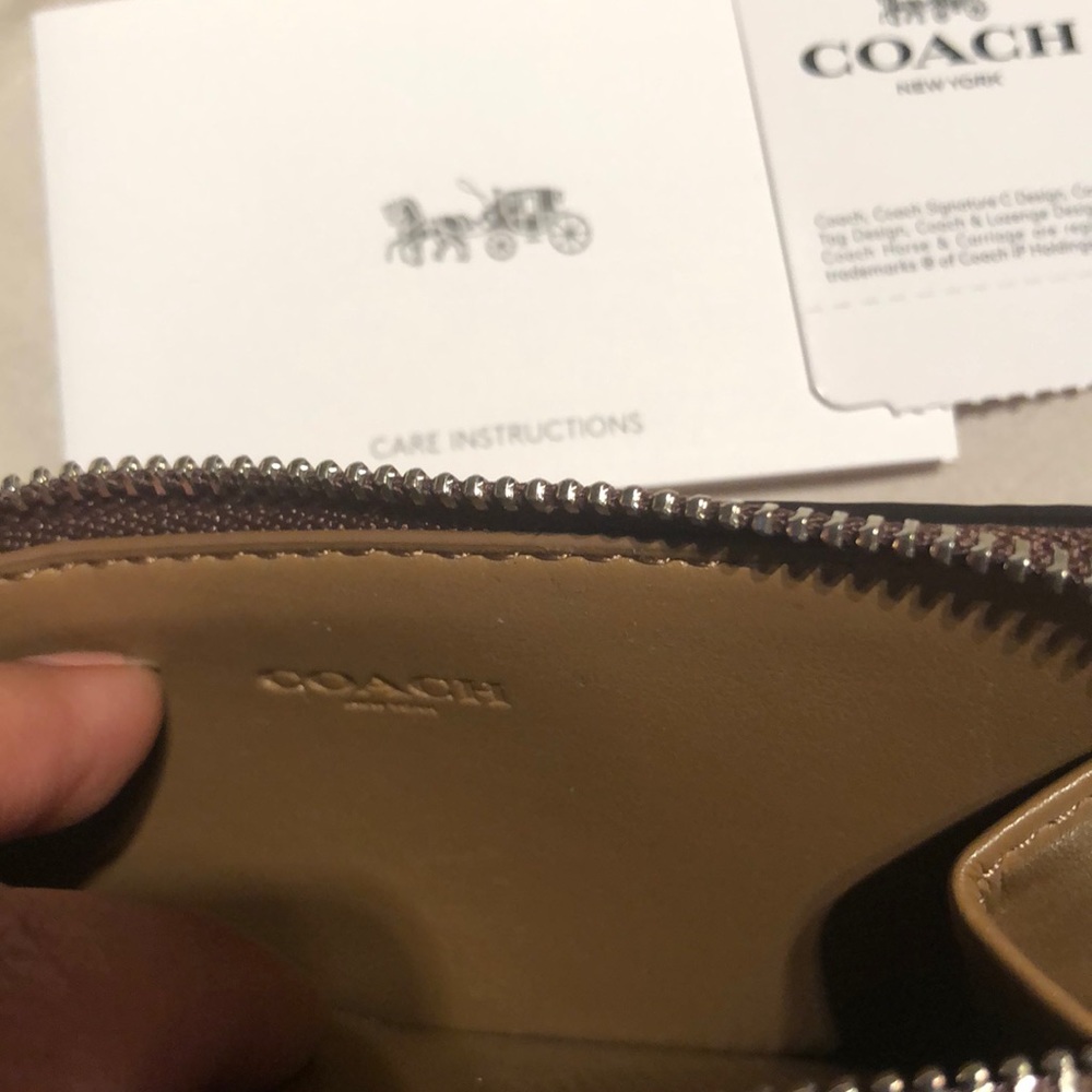 Coach - Picture 7 of 8